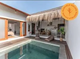 NEW Entire Sawah Escape 4BR with 2 Pools and Sleeps 8