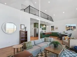 Sweetwater Links Lodge - Sleeps 20, Ideal Beach, Arcades, BBQ, Lake Views