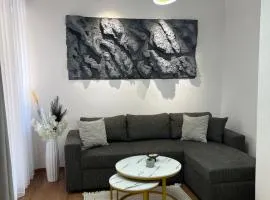 Mali's Apartment - Prishtina City Center