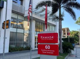 Ramada Hotel & Suites Campos Pelinca, hotel di Campos dos Goytacazes