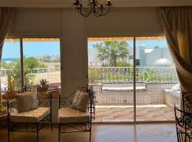 Maison pied dans l'eau à résidence Jinène Hammamet