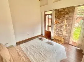 Creative Home in Pisac - quiet, stylish with fireplace