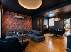 L'Échappée luxury suite & whirlpool bathtub