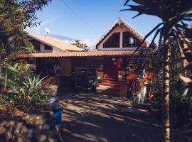 Spanish by the River - Turrialba, ξενοδοχείο με πάρκινγκ σε Τουριάλμπα