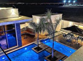 The W Luxury Chalet, מלון בסאלאלה