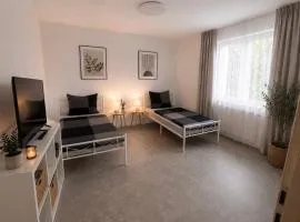 SafeStayMonteurHaus-Privatparkplatz