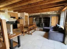 Maison charmante à Alleuze – 90 m² avec terrasse
