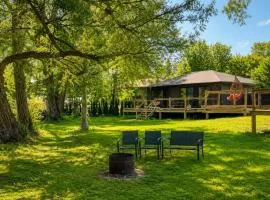 2-bedroom Lake Front Cottage in Harwood ON #1