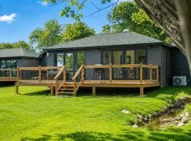 2-bedroom Lake Front Cottage in Harwood ON #4