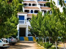 La Planque - Appart Hôtel - Vue sur mer, ξενοδοχείο σε Oued Laou