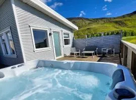 Seljanlandsfoss Cabin & Private Jacuzzi