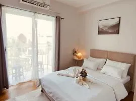 Studio unit with balcony Near Roxas night market