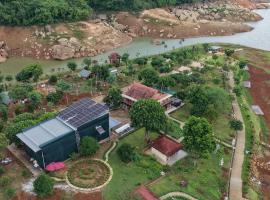 Bản Hoa Anh Đào, hotel i Bảo Lâm
