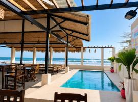 Hotel Yaltas Inn, hotell i Tola