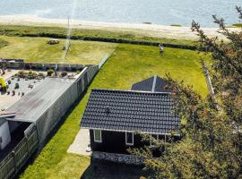 2 Bedroom Amazing Home In Esbjerg V, hotel v destinaci Esbjerg