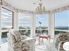 Panoramic Bayview Home Pool & Spacious Yard