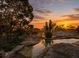 Resort Style Rock Pool Oasis