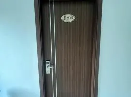 KHÁCH SẠN R Hotel