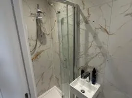 Studio Flat Acton Town