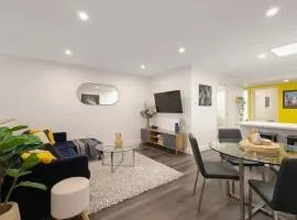 City Centre Unit Overlooking Ryrie Street!