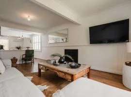 Hamptons On Selby- Barwon Heads. Family and couples beach escape