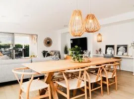 Hamptons Haven Luxe 4 bedroom, 2 bathroom, WIFI, Great for wedding stays Managed by Host On The Coast