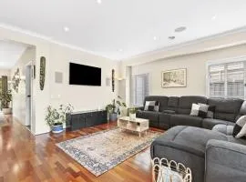 Parkview Curlewis- sleeping 12, close to wineries