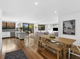 Bridge Beach House Central Barwon Heads Sleeps 12 Walk everywhere Modern beach house Disability Accessible