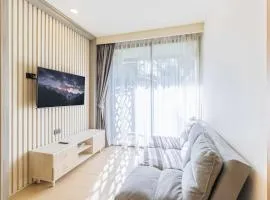 New 1BR Condo Near Beach Prim Location ozone C246