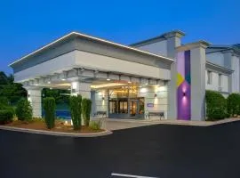 Spark by Hilton Asheville Blue Ridge Parkway