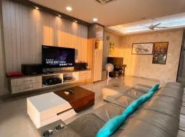 Sekinchan Spacious 2 and Half Storey Homestay 100m Walk to KFC 7 Eleven 24hr Clinic KTV BBQ 适耕庄宽敞2层半民宿 100米到KFC 7 Eleven KTV BBQ
