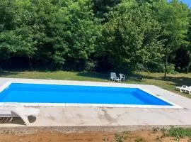 Farmica, Bed&Breakfast, Bazen izdvojen nekoliko minuta hoda