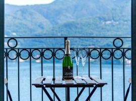 Simo House Stunning Lake View Balcony AC, hotel a Carate Urio