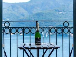 Simo House Stunning Lake View Balcony AC