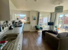 Number 10 Stunning Apartment, Fantastic Location! Free secure parking