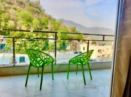 Yogvan Luxury 1BHK Apartments Tapovan Rishikesh, hotel a Rishīkesh