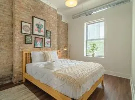Spacious 3BR 420-Friendly | McCormick & UIC Campus