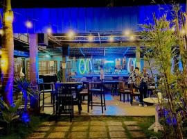 The Beach House and Bar, hotel em Roxas