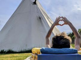 Le tipi d'Adri, хотел в Gesves