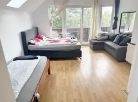 Cozy Private Rooms in Beautiful Garden Villa with WiFi