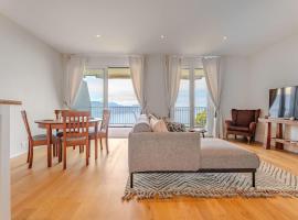 Les Terrasses de Lavaux-3 Appartement luxueux avec vue sur lac et piscine，Puidoux的飯店