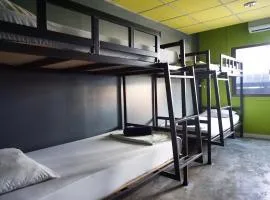 B&B House & Hostel