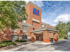 Motel 6 Milwaukee Brookfield, WI