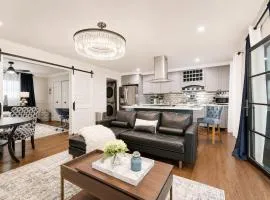 Modern Dallas Condo Smart Bed Onsite Hot Tub