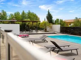 Studio tout confort avec piscine, terrasse et climatisation à 10min d'Aix en provence