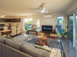 Nora Poolhouse, Peaceful Stay near all Essentials
