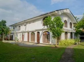 Sunshine Hotel
