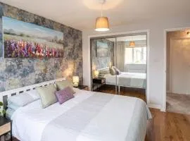 3 Bed Detached - 3 Bathrooms - Parking - Quiet