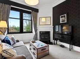 Gorgeous apartment with peaceful private garden