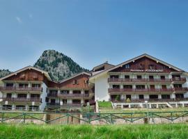 Residence Rododendro, hotel a Passo San Pellegrino